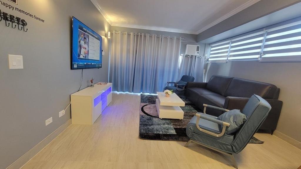 Waikiki 2 Bedrooms 2 Bathrooms With 1 Free Parking Space *
